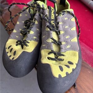 LA SPORTIVA Climbing Shoes - Lime Green and Black